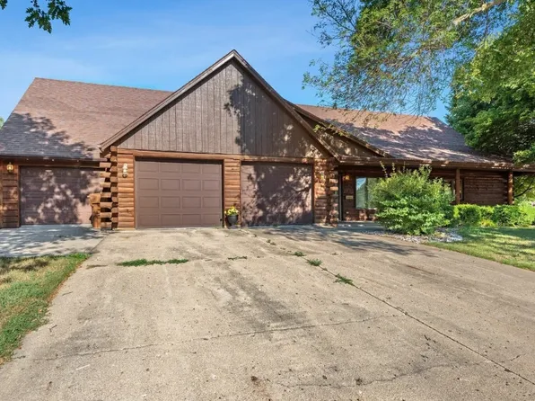 2306 Ashwood Dr, Carroll, IA 51401