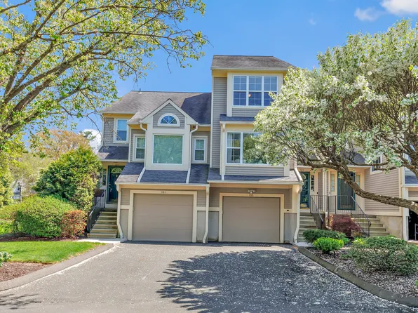 103 Paugusett Circle #103, Trumbull, CT 06611