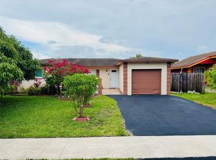 8140 SW 4th St, North Lauderdale, FL 33068