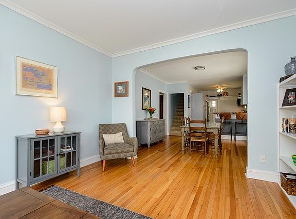 4th image of 2708 Central Park Ave