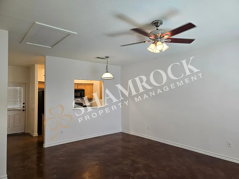 814 Chambers Creek Cir — Photo 4