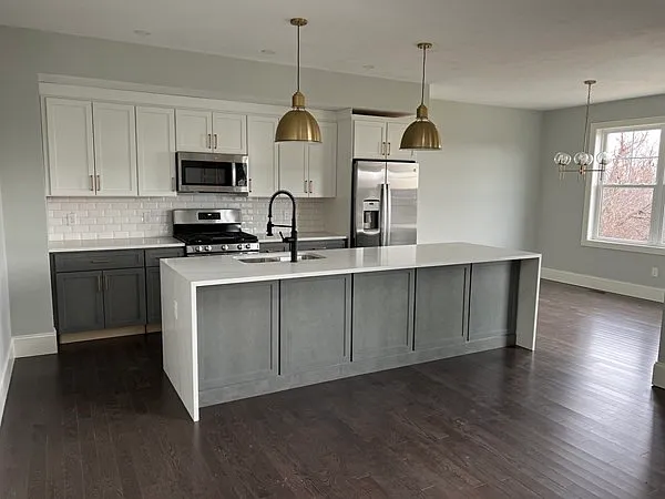 83 Upland St — Photo 3