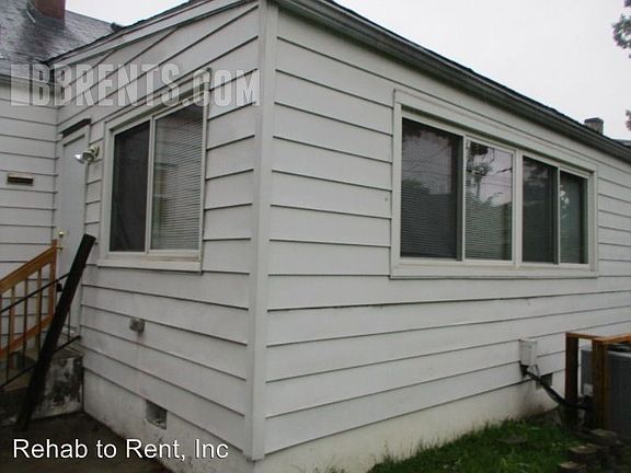 2nd image of 613 Coralie St