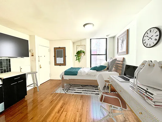 Rented by Pear NYC LLC | media 25