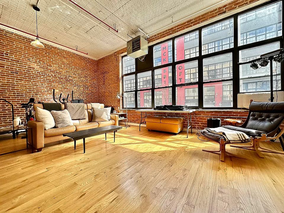 1st image of 7 McKibbin Ct #208