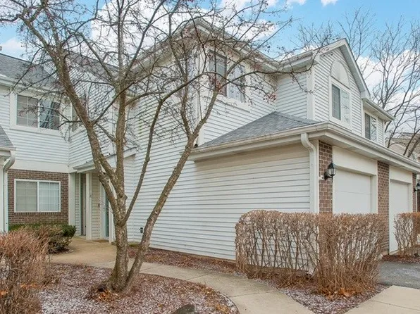 1105 E Cambria Ln S #1105, Lombard, IL 60148