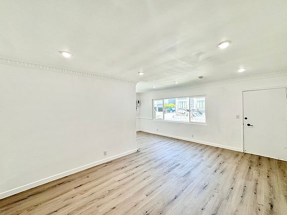 5th image of 1206 S Sherbourne Dr APT 1