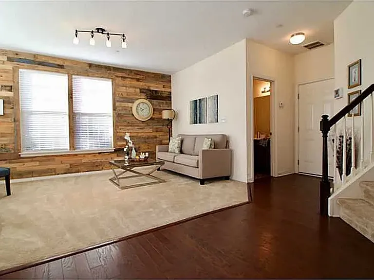 24 Zenith Loop — Photo 3
