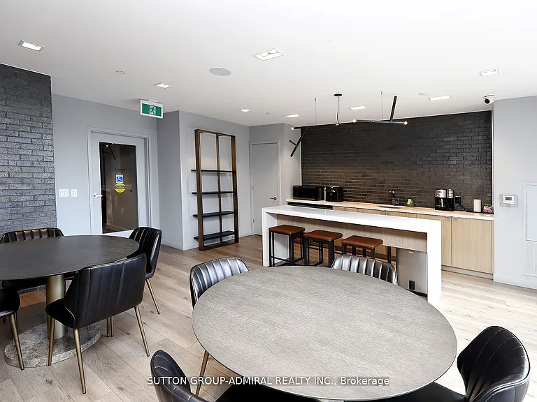 7 Smith Cres #323 — Photo 24