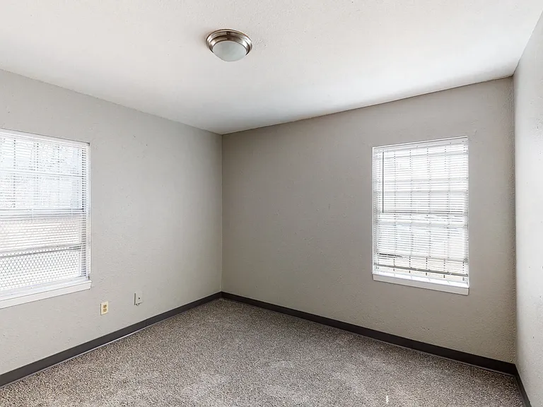 Longview Heights — Photo 6