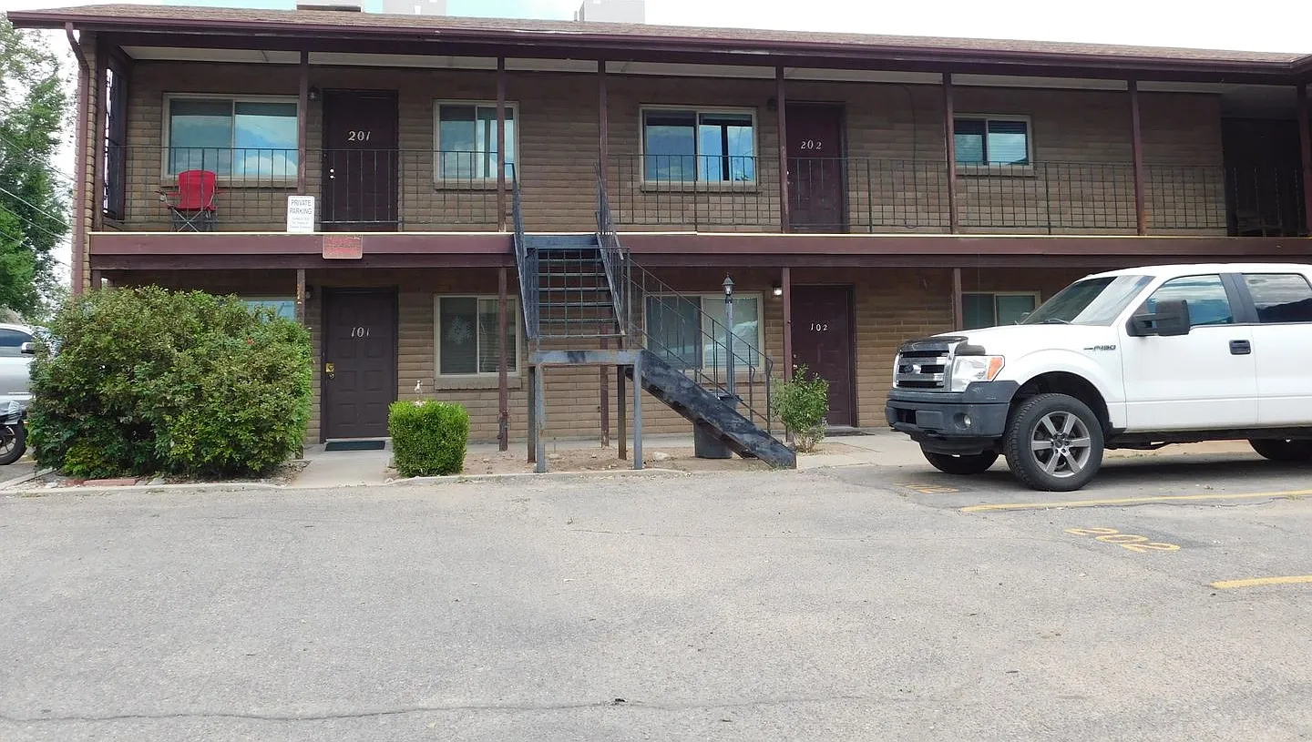 1302 Glenwood Avenue — Photo 2