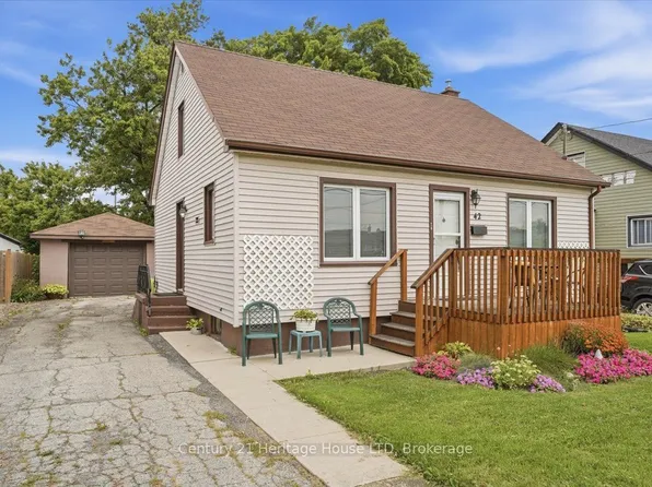 42 Lincoln St, Welland, ON L3C 5J1