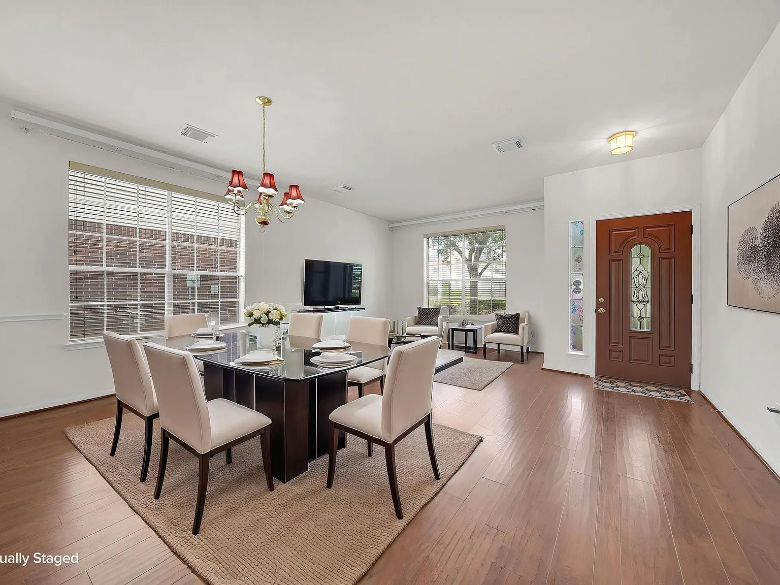 4 bed, 2.5 bath, 2894 sqft, $2,500 — Photo 4