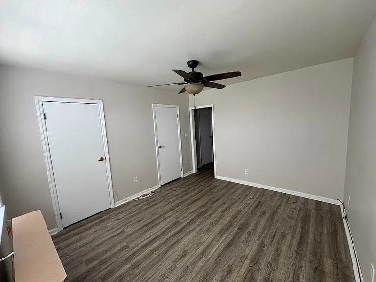 1722 Lurting Ave #2R — Photo 7