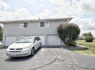 2353 Carnation Dr, Crest Hill, IL 60403