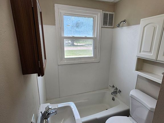 5th image of 413 S 2nd St #4