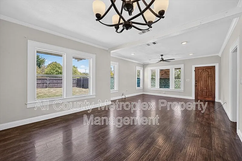 2 bed, 2.0 bath, 1242 sqft, $1,700 — Photo 3