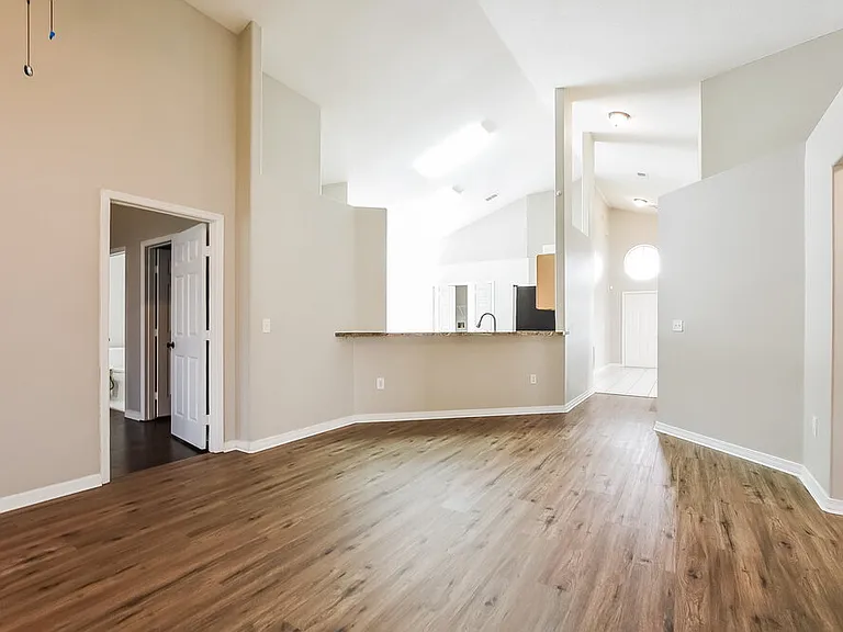 1718 Putney Cir — Photo 8