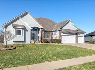 8714 Ridgeway Ct, Kansas City, MO 64138