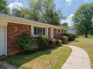 1460 Brookwood Dr, Winston Salem, NC 27106