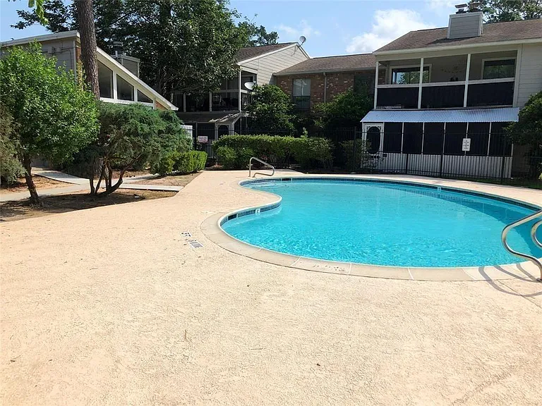 17331 Red Oak Dr #32 — Photo 6