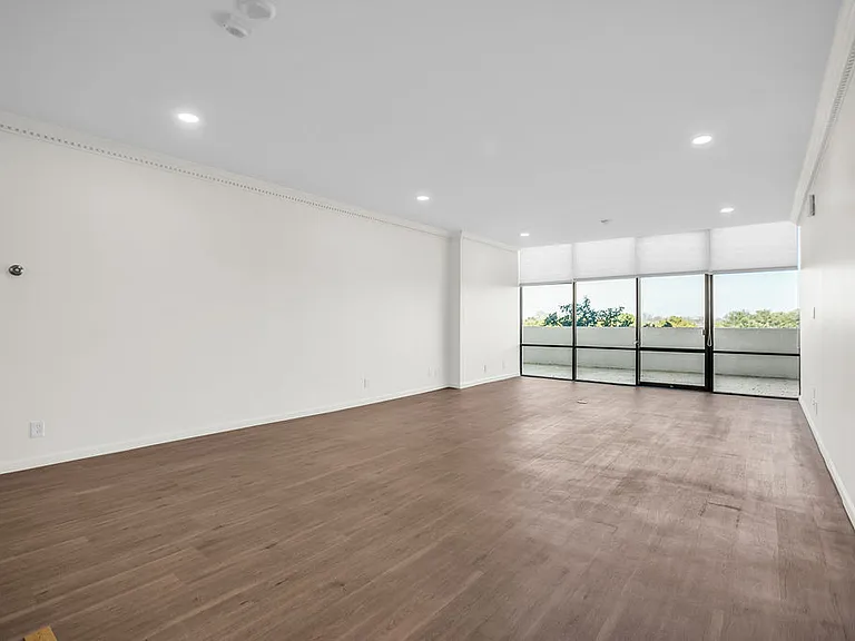 6335 W Northwest Hwy #411 — Photo 9