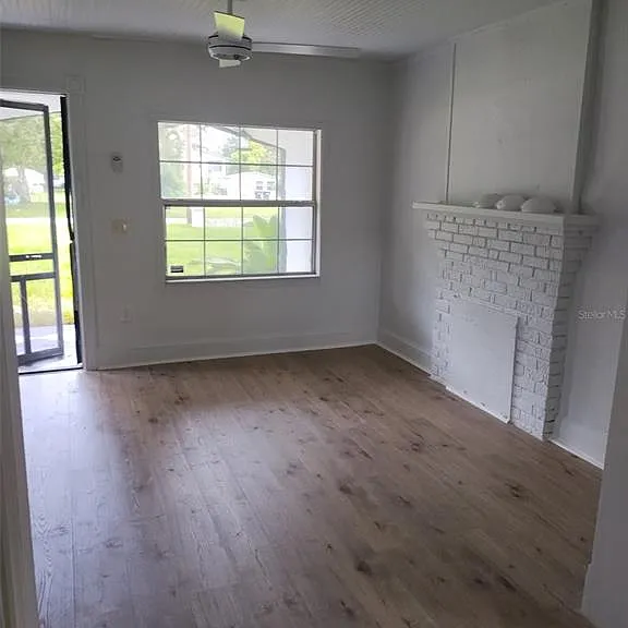 2120 Carlton Dr — Photo 4