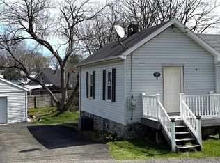 10 Elm St, Meadow Lands, PA 15347