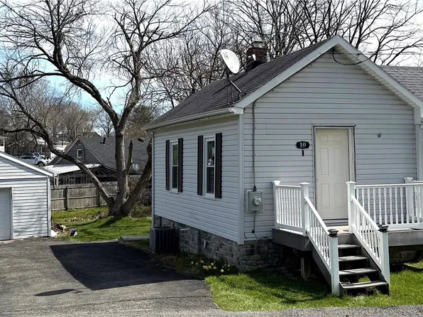 10 Elm St, Meadow Lands, PA 15347