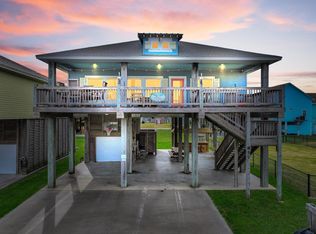 857 Wommack Dr, Crystal Beach, TX 77650