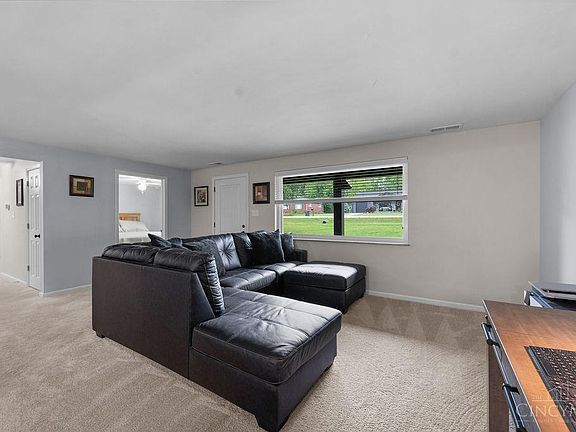 3rd image of 423 Kings Mills Rd