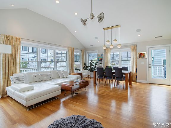 4th image of 26 Point Beach Drive