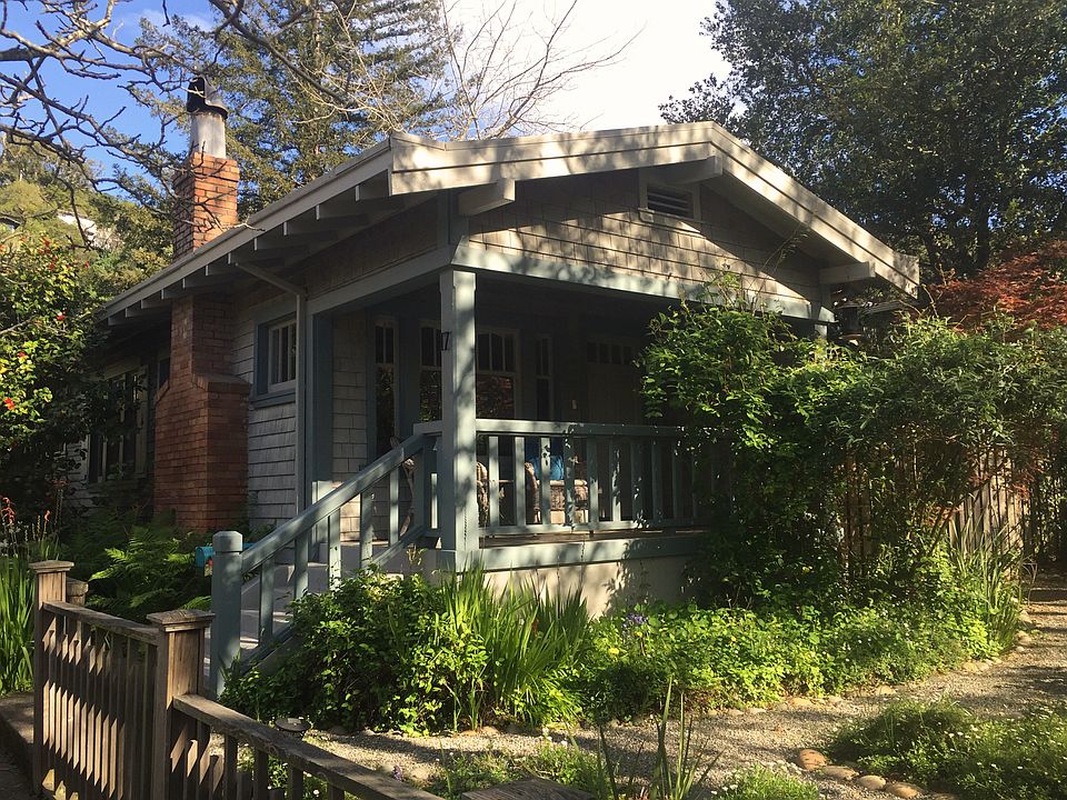 Front of House, Corner Lot