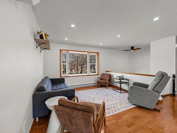 3rd image of 501 W Saint Paul St