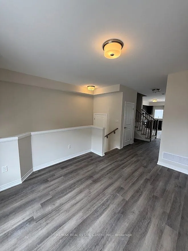 3 bed, $2,100 — Photo 4