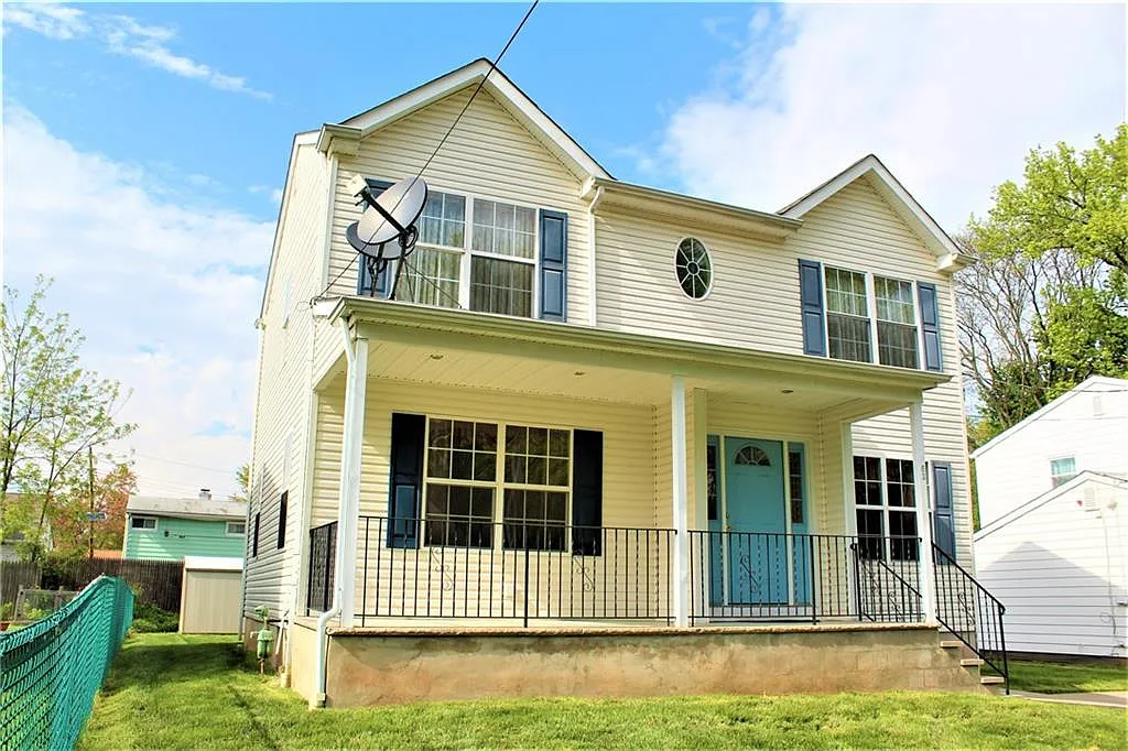 63 W Willow St photo 1