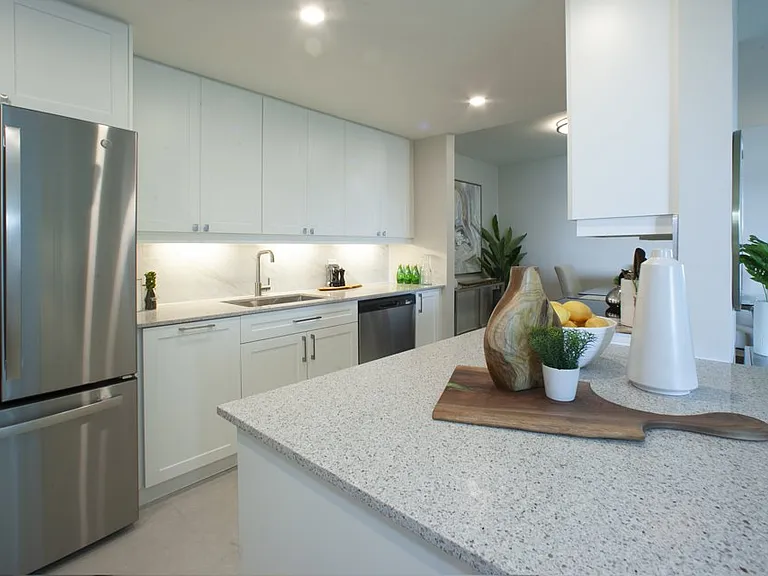 20 N Shore Blvd W — Photo 4