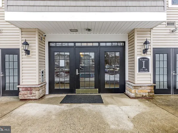 146 Masterson Ct, Trenton, NJ 08618