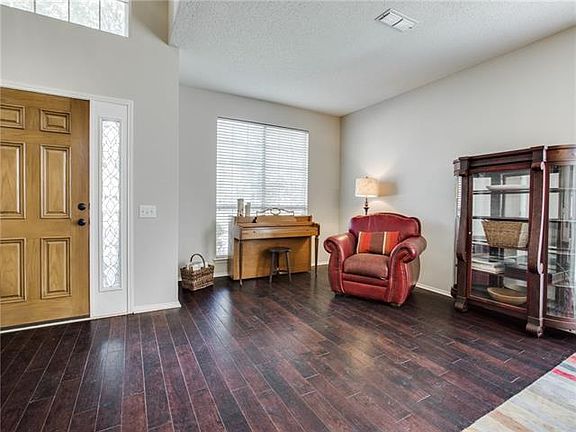 4th image of 528 Glenwood Dr