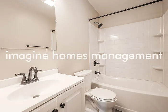 410 W 23rd St — Photo 12