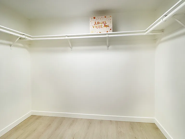 680 E Workman St — Photo 17
