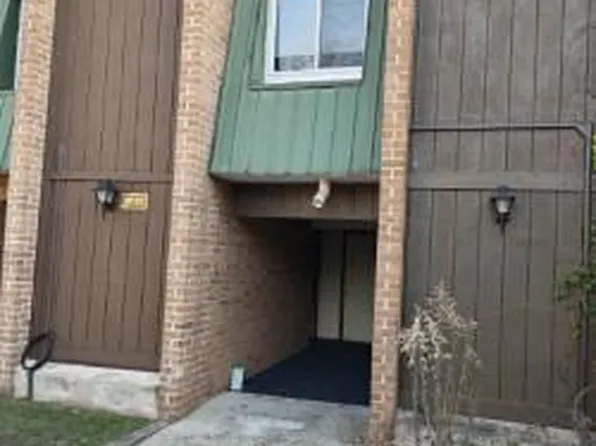 810 Meadowview Ln #810, Mont Clare, PA 19453