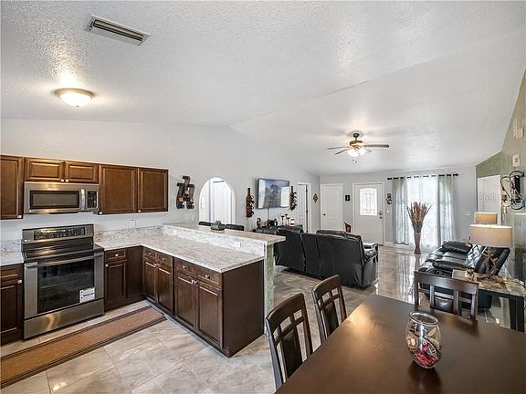 2nd image of 516 Finch Ct