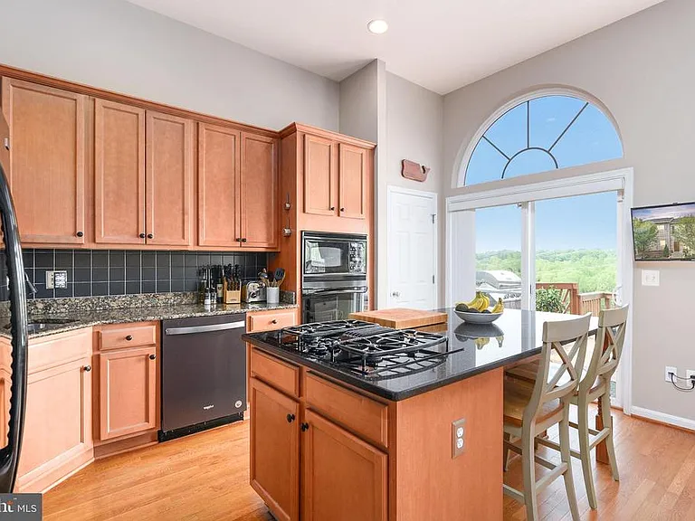 2372 Battery Hill Cir — Photo 11