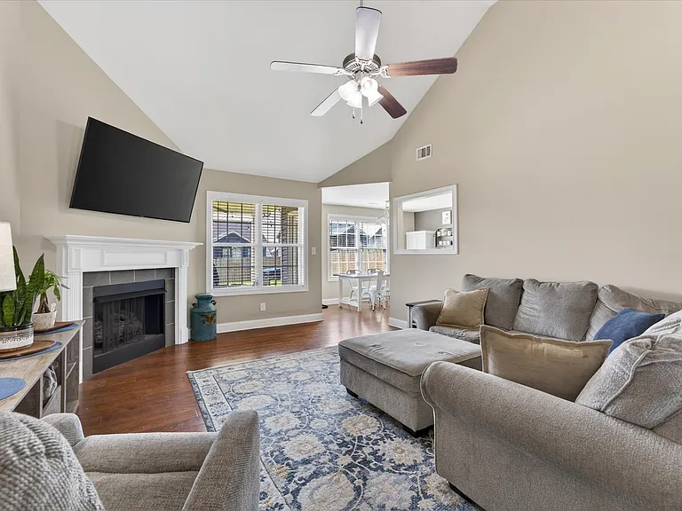 1044 Charles Thomas Dr — Photo 28
