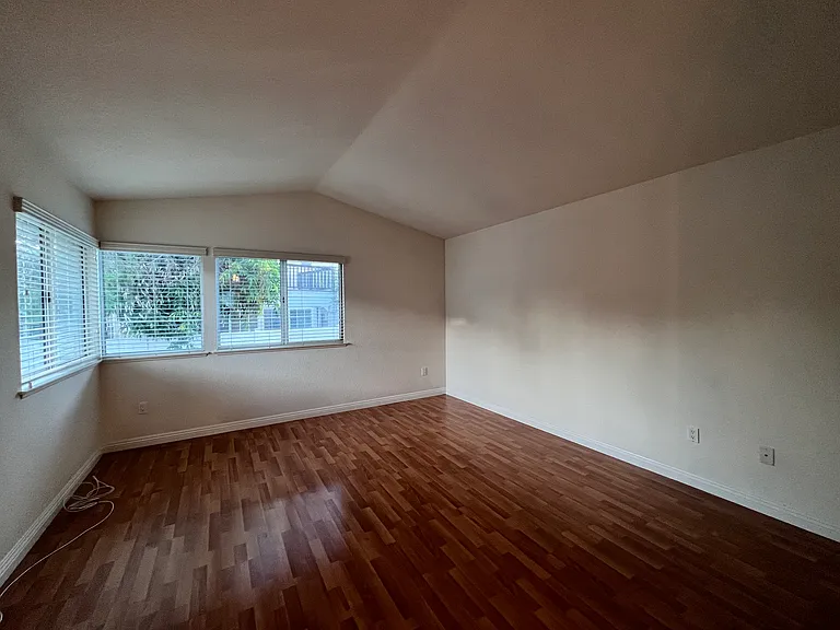 20821 E Crest Ln — Photo 7