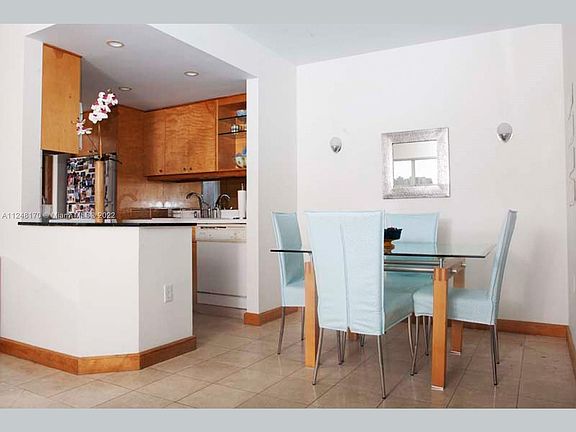 4th image of 1545 Euclid Ave APT 6F