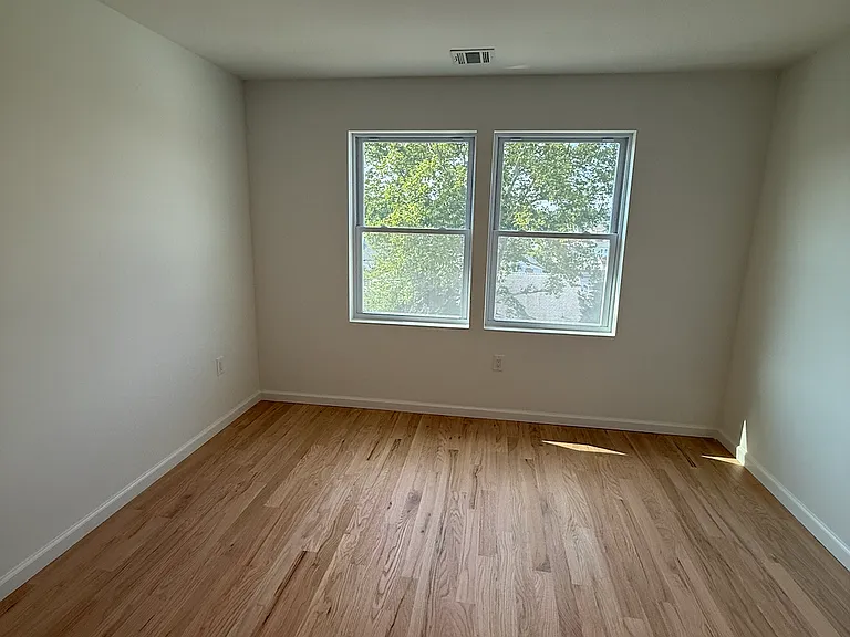 416 Catherine St #2 — Photo 17