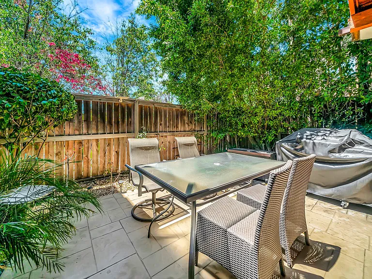 19316 Lavi Ct — Photo 91