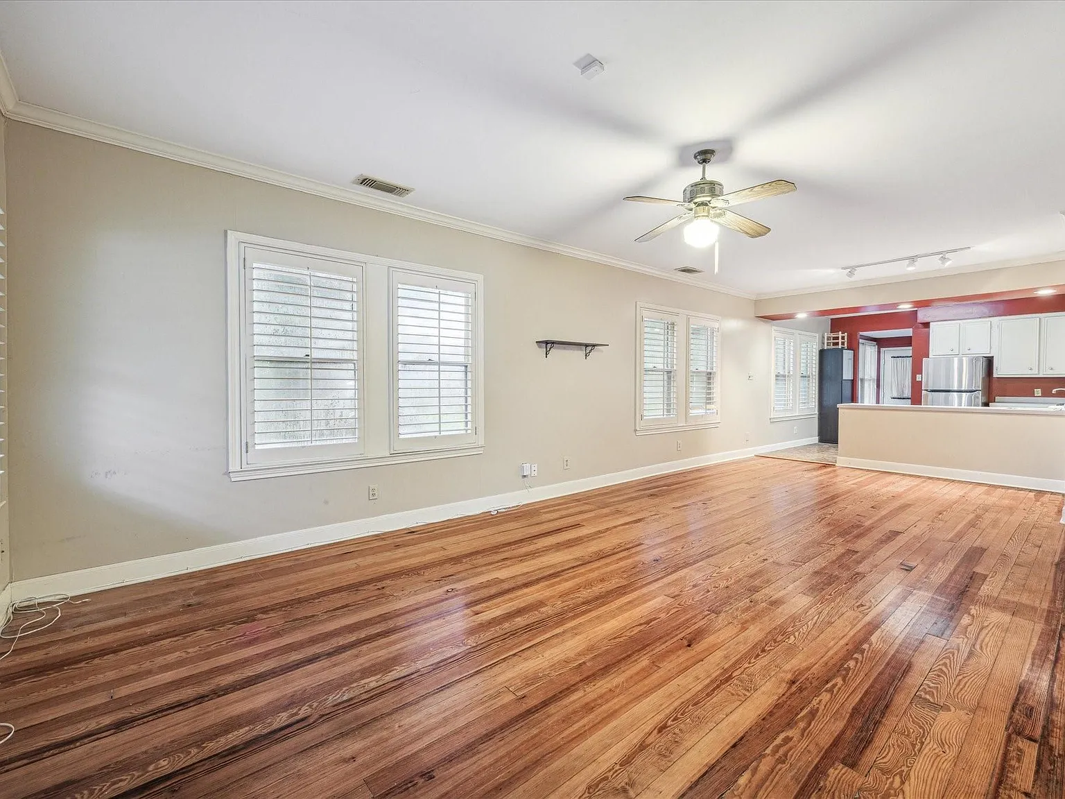 2 bed, 2.0 bath, 1698 sqft, $2,600 — Photo 2